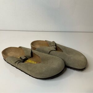 Birkenstock Beige Suede Slip-On Clogs women’s size 5